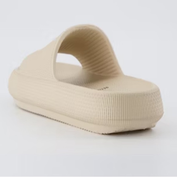 Nude Comfort Slides - Picture 3 of 7